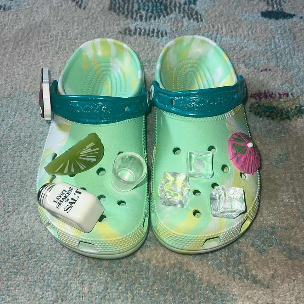 Jimmy Buffet Margaritaville Crocs with Jibbits